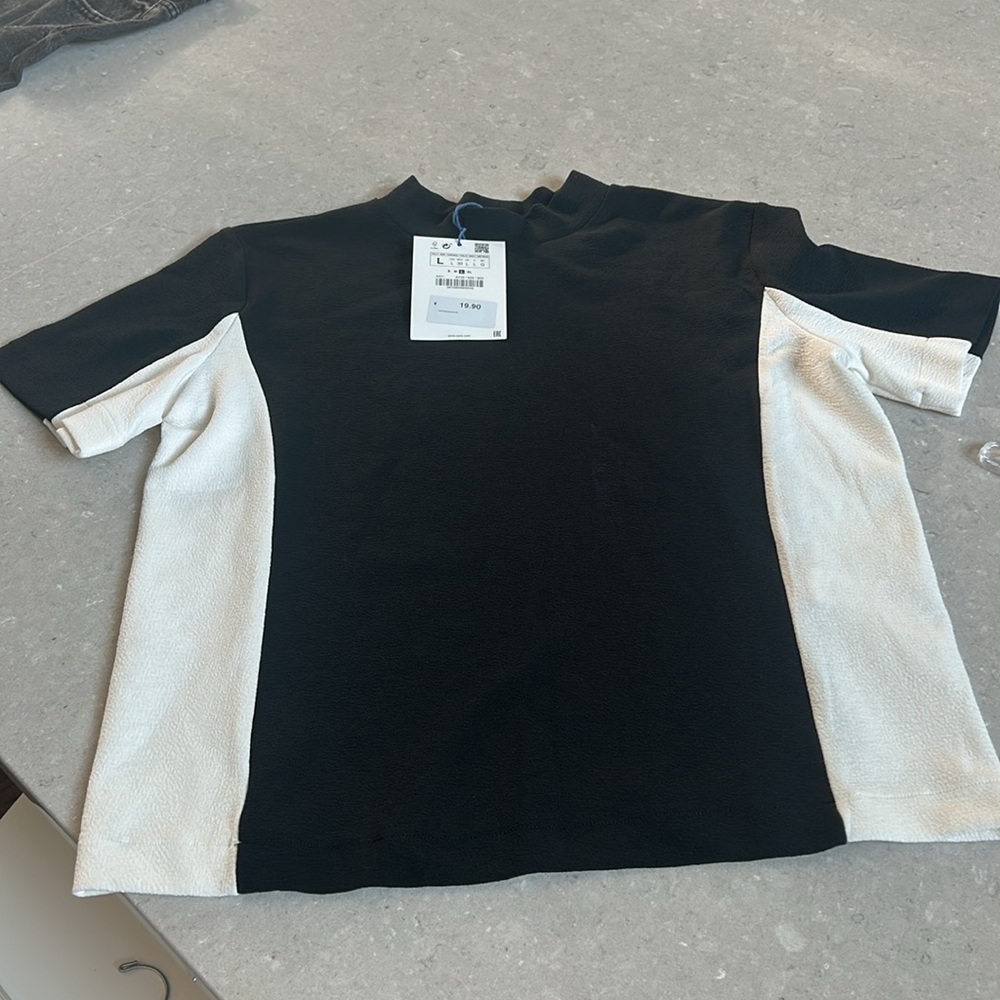 Zara Mock Neck Colorblock Black White Short Sleeve Shirt NWT Sz L polyeste as is - Picture 7 of 8